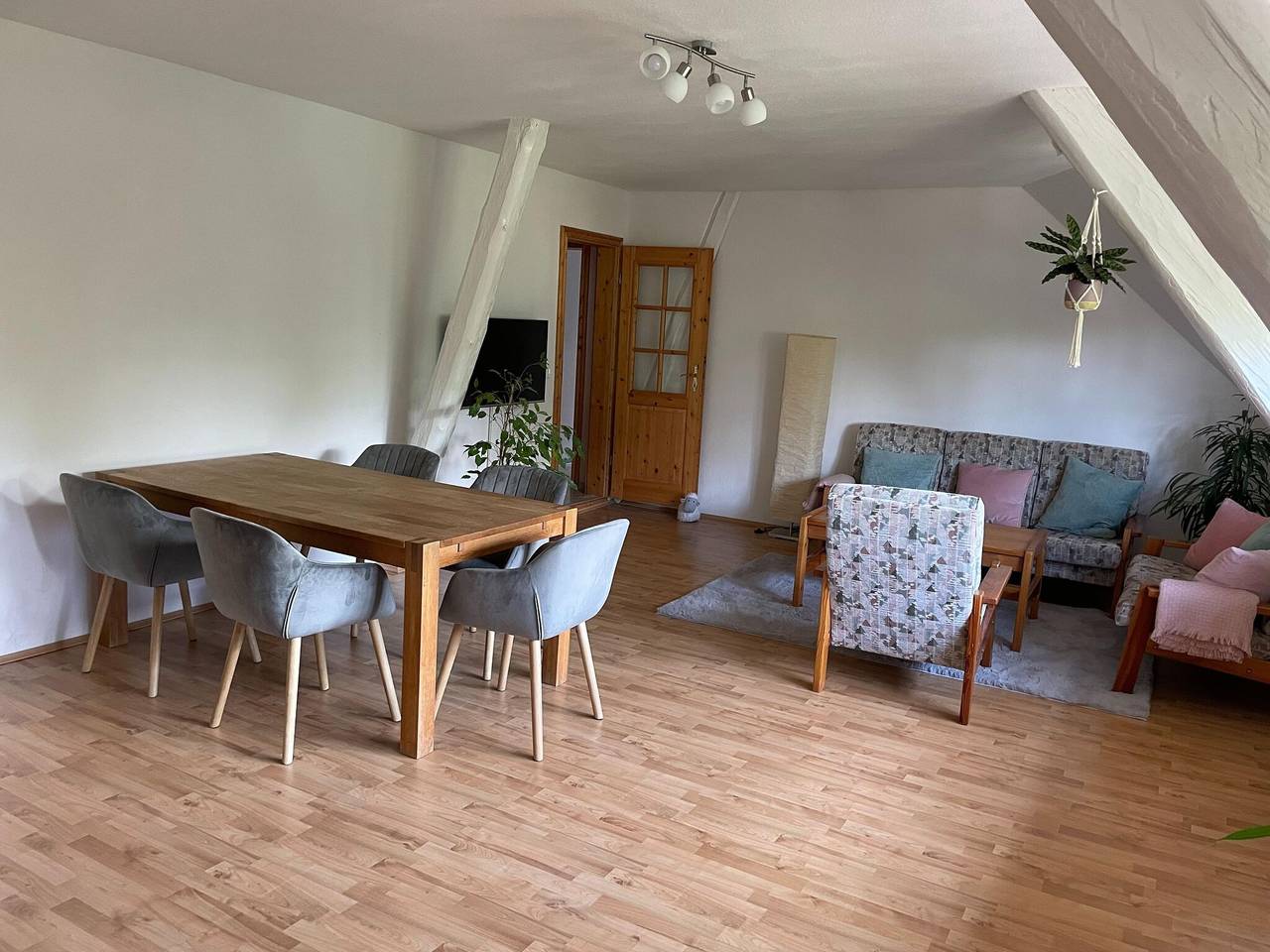 Ganze Wohnung, Krusenhagen Apartment mit Garten in Krusenhagen, Neuburg