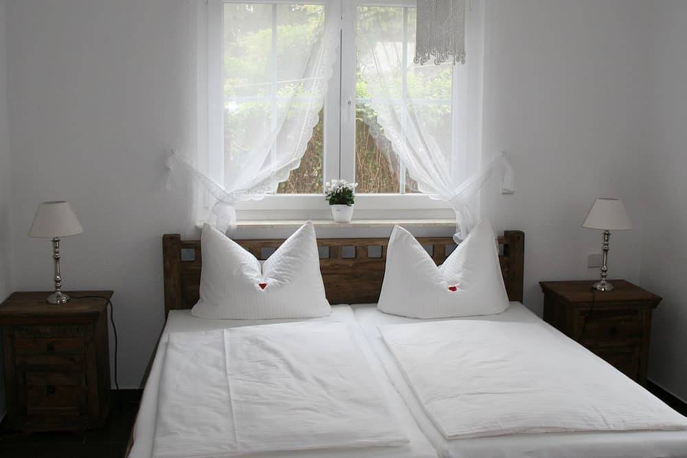Top-Ferienhaus mit 3 separaten Wohnungen, 10 bis max.16 Pers. (Aufpreisab 11.P.) in Spandau, Berlin