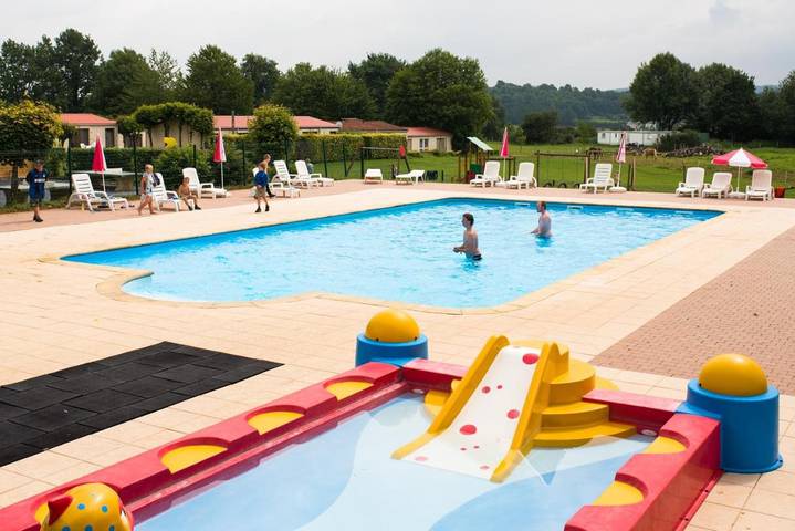 Tente pour 5 personnes, avec Terrasse et Piscine