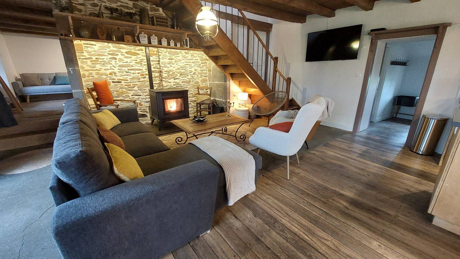 Gite pour 8 personnes avec jacuzzi, à proximité d'Aurillac in Arpajon-sur-Cère, Région d'Aurillac