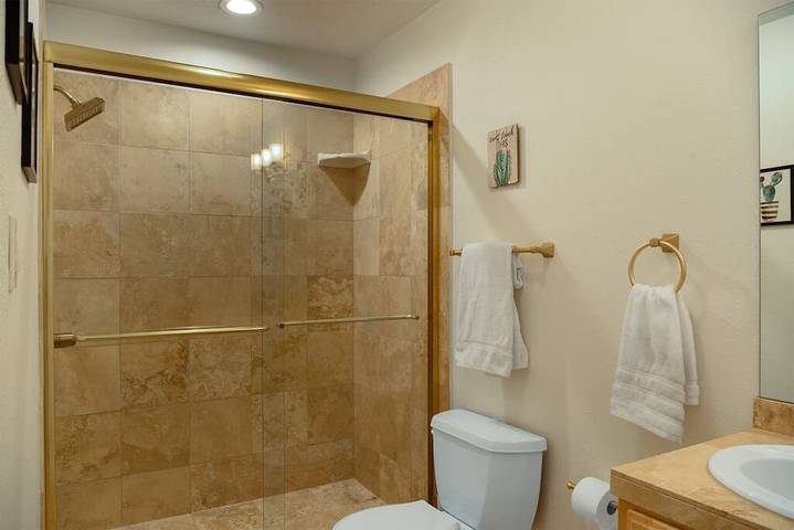 Vacation house for 6 people, with yard and hot tub as well as balcony in Arizona