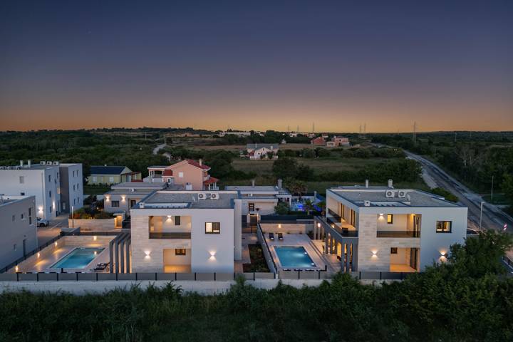 Villa pour 10 personnes, avec balcon à Nin - 4
