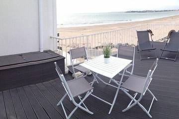 Gîte pour 4 personnes, avec jacuzzi et terrasse dans Plage Suzac