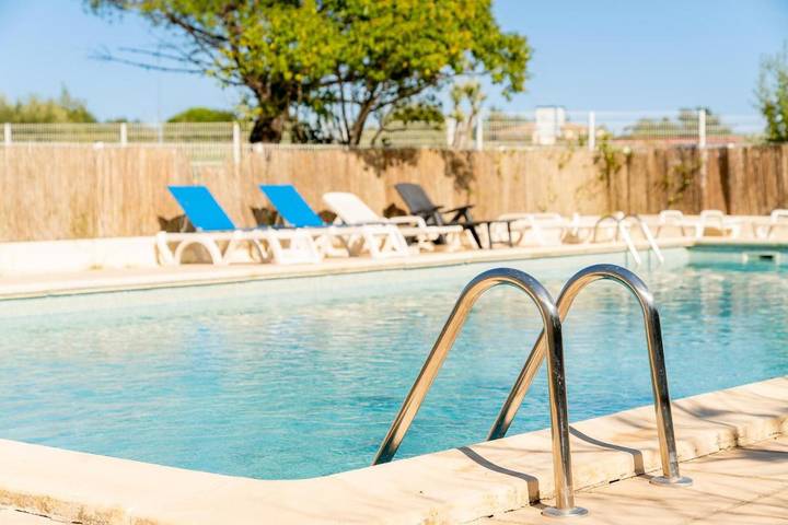 Hôtel pour 2 personnes, avec piscine et jardin à Villeneuve-lès-Béziers