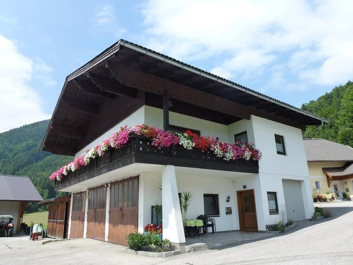 Ferienwohnung für 4 Personen, mit Balkon und Ausblick in Faistenau