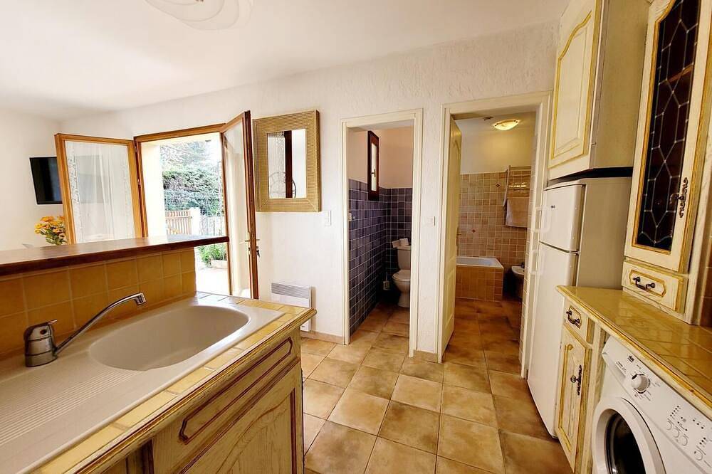 House with pool, air conditioning, close to the beach in Six-Fours-les-Plages, Region de Toulon