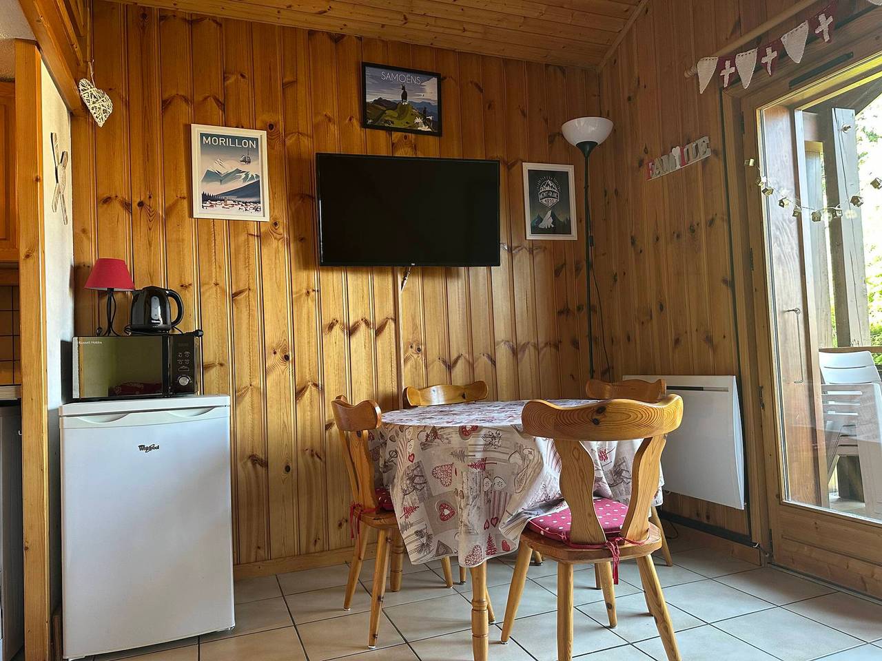 Ganze Wohnung, Charmantes Duplex in Morillon, nahe See und Shuttle, 5 Pers, Balkon, komplett ausgestattet in Station de Morillon, Grand Massif