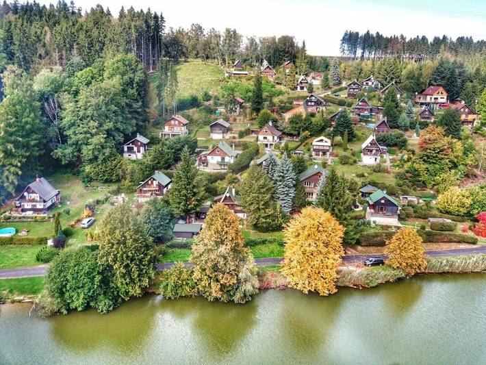 Apartament wakacyjny dla 5 osób, z Balkon i Taras oraz Ogród i Widok na jezioro w Trutnov