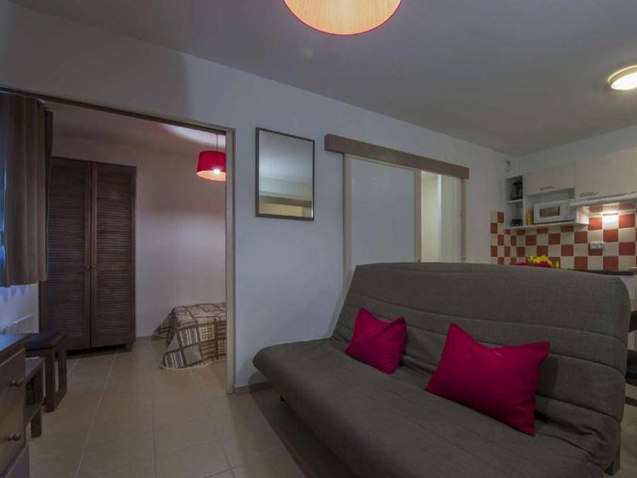 Résidence Le Clos du Rocher - Vacancéole - Appartement 4 personnes - 2P/4 in Les Eyzies, Périgord Noir