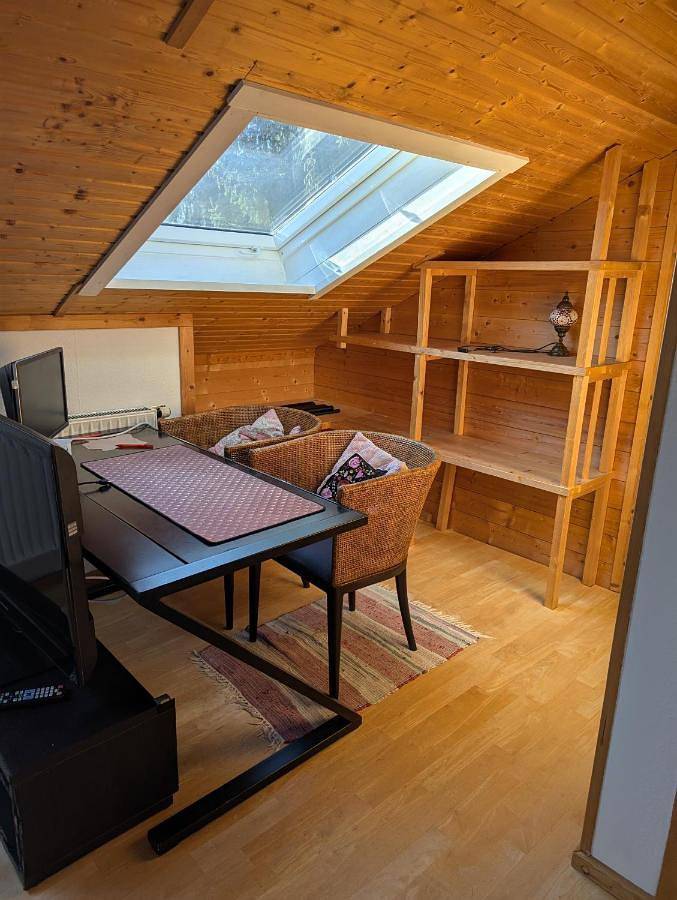 Ganze Wohnung, Eigene Etage im charmanten Holzhaus in Miesbach, Bayerische Alpen