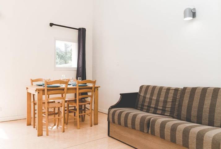 Appartement de vacances pour 6 personnes, avec piscine et jardin