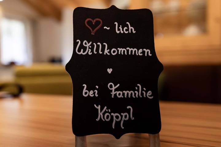 Ganze Ferienwohnung, Gästehaus Sägfeiler - Ferienwohnung Kehlstein für 2 Pers., ca. 36 m², Schlafzimmer, Wohnküche, Balkon in Bischofswiesen, Berchtesgadener Alpen