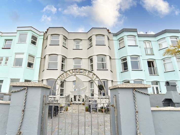 Cottage for 8 people, with garden, with pets in Pwllheli