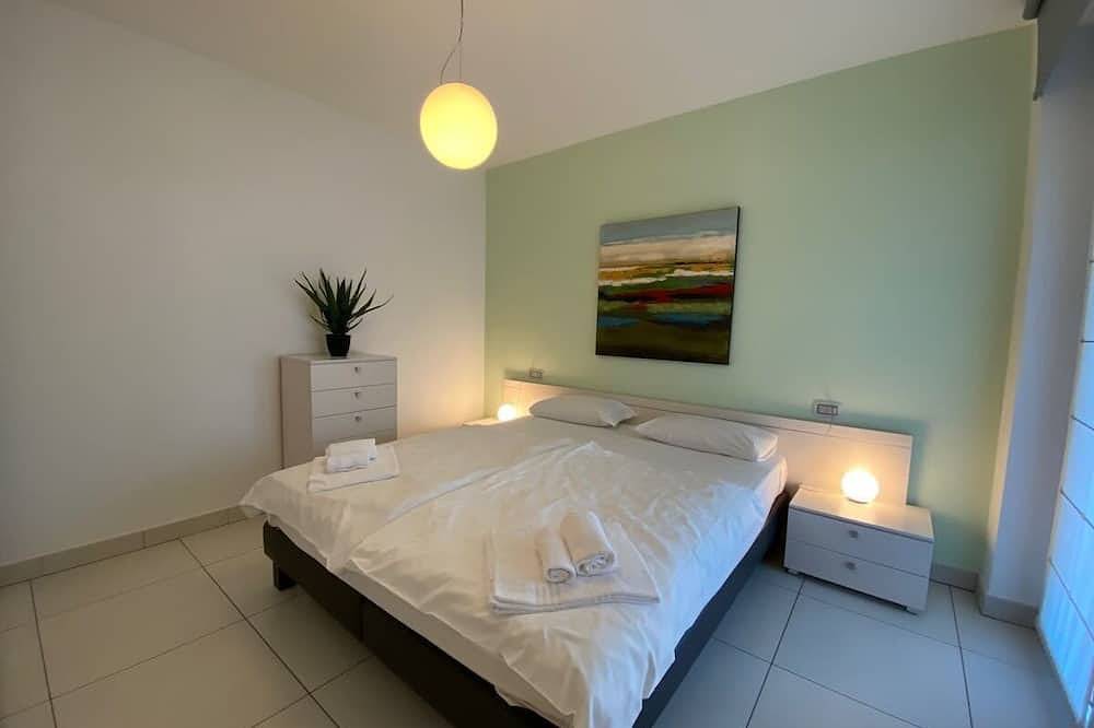 Entire apartment, Golfo Gabella apartment in Maccagno, Maccagno con Pino e Veddasca