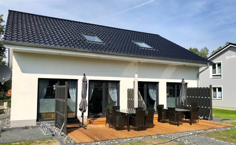Ferienhaus für 12 Personen, mit Sauna und Garten in Wiek - 2