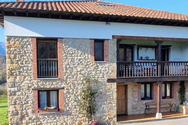 Ferienhaus für 7 Personen, mit Balkon und Garten - 1