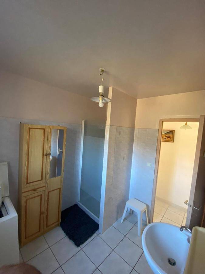 Three-Bedroom House in Revest-du-Bion, Région de Forcalquier