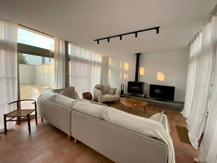 Location de vacances pour 6 personnes, avec piscine ainsi que vue et jardin dans Poble Nou Del Delta - 3