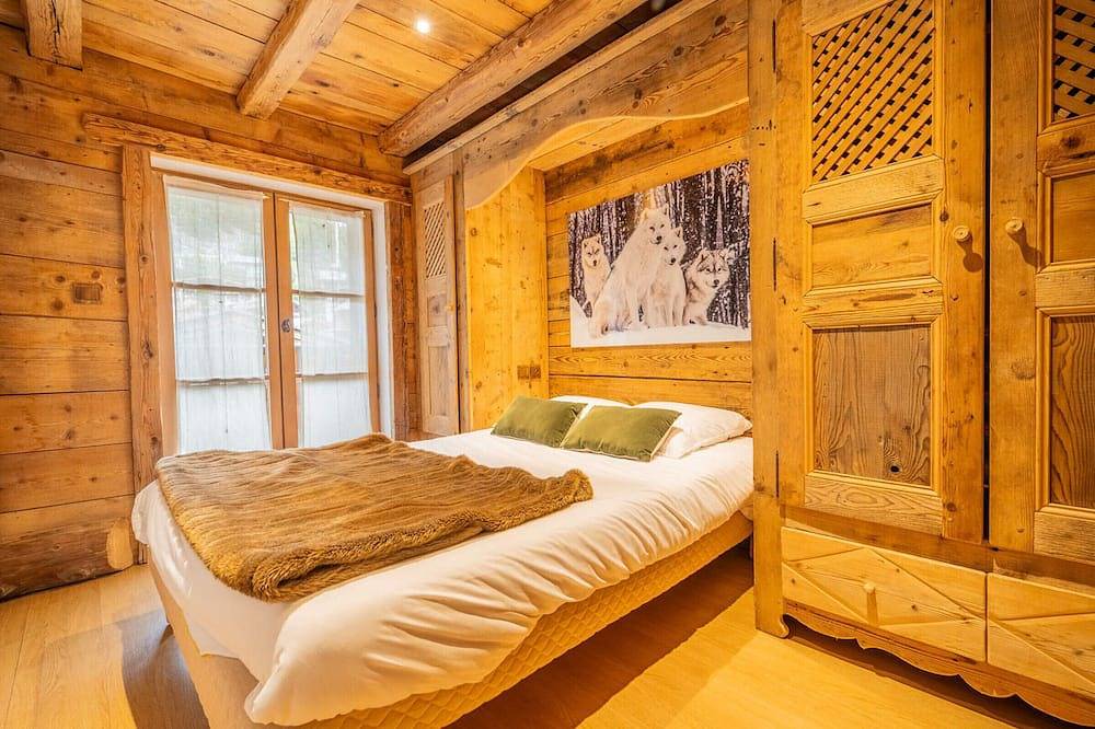 Appartement entier, Spacieux appart 5 ch au cœur du village, charme savoyard, Wifi, cheminée décorative in La Clusaz, Région d'Annecy