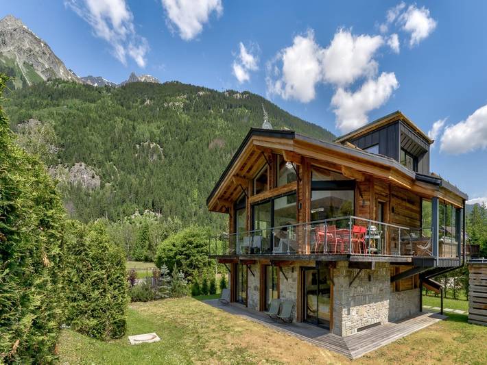 Vacation rental for 12 people, with sauna and yard as well as pool and balcony, kid friendly in Chamonix-Mont-Blanc