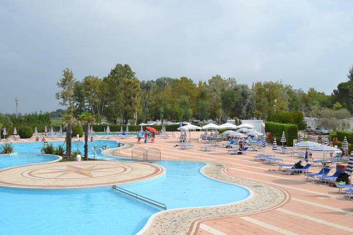 Camping für 4 Personen, mit Pool und Terrasse in Caorle - 4