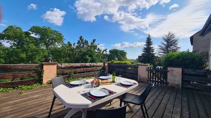 Gîte pour 4 personnes, avec terrasse ainsi que piscine et jardin à Beblenheim