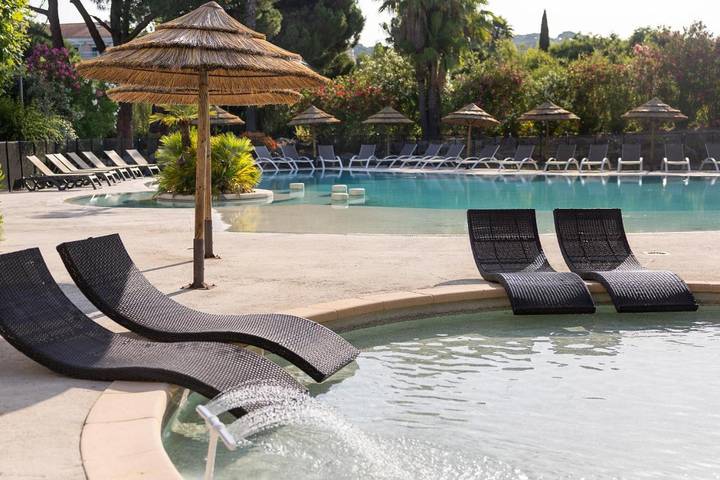 Club vacances pour 2 personnes, avec piscine ainsi que jardin et terrasse sur la Côte d'Azur - 2