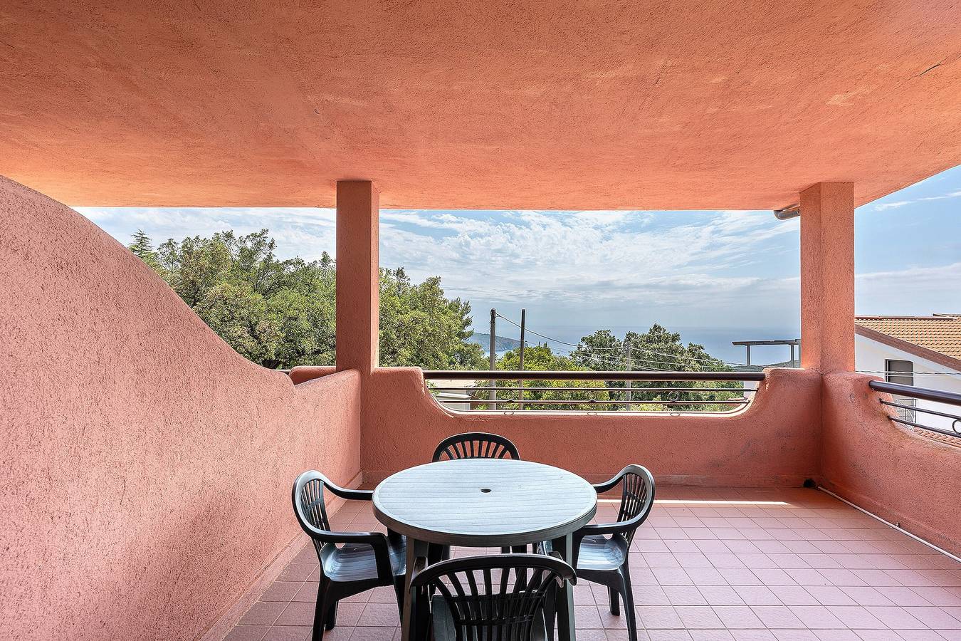 Appartamento intero, P.R. Club - Trilocale Enea 39 con Vista Mare, Terrazza Privata e Aria Condizionata in Centola, Cilento Coast