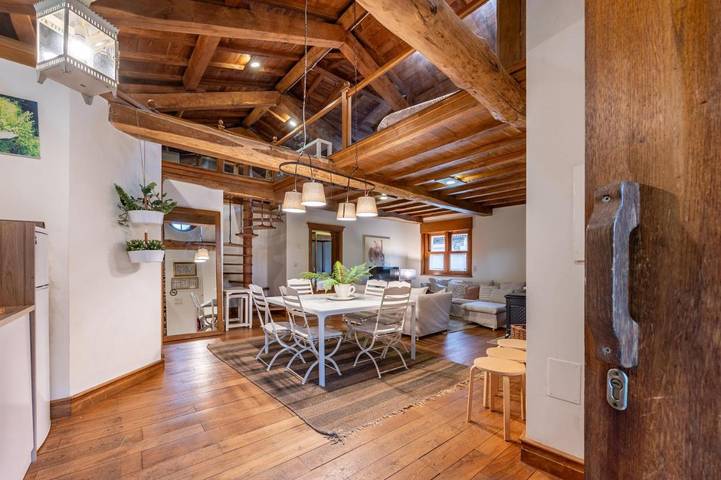 Casa rural para 13 personas, con jardín en Oza de los Ríos