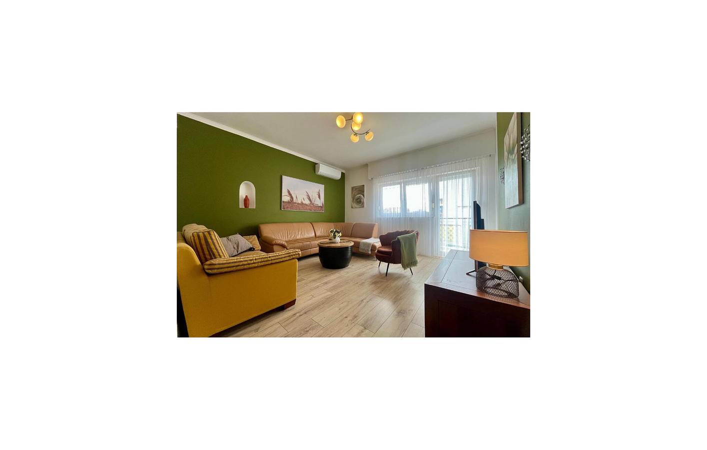 Ganze Ferienwohnung, Geräumige 1-Zimmer-Wohnung mit Terrasse, 500 m vom Strand entfernt in Vodice, Šibenik-Knin