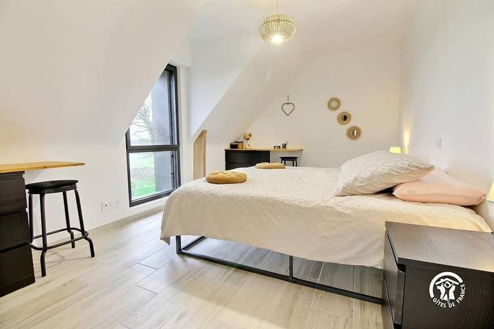Location de vacances pour 10 personnes, avec piscine ainsi que terrasse et jardin à Pluméliau - 4