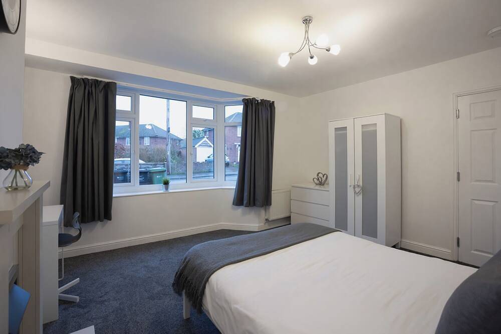 Hereford - Raven House - 4 Bedroom House West of City with Parking - Sleeps 7 in Hereford, Herefordshire