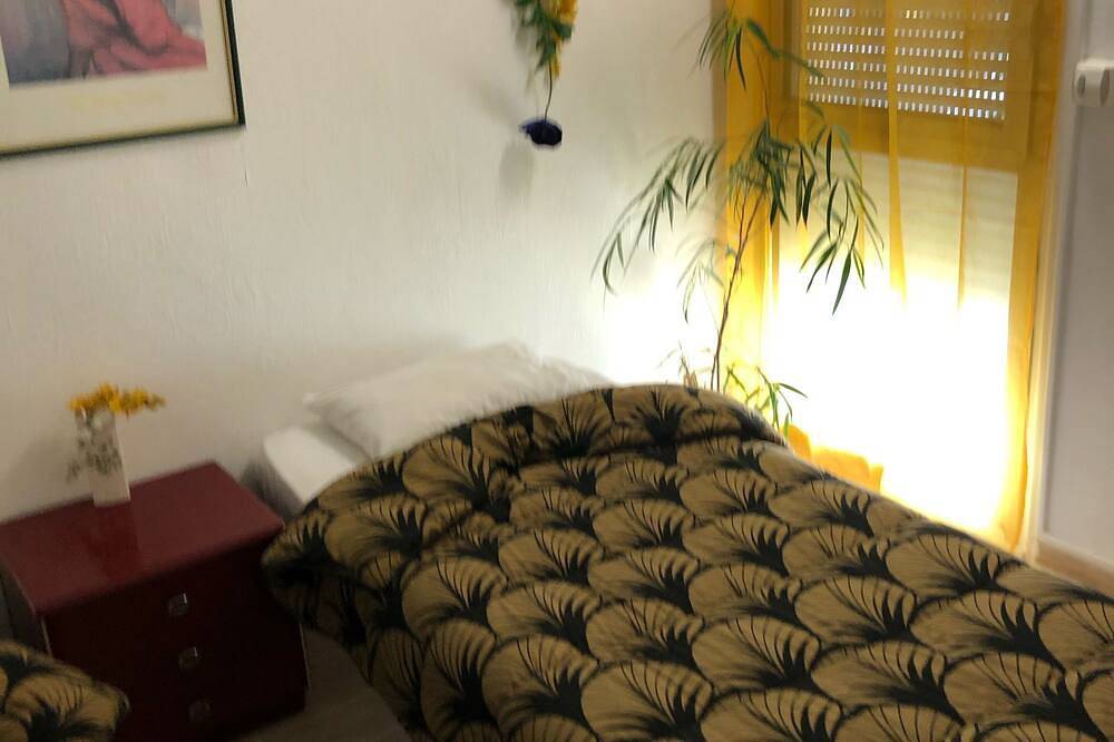 Entire apartment, Appartement T3 Centre Ville in Tarbes, Hautes-Pyrénées