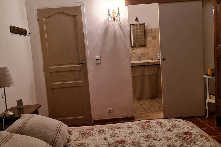 Location de vacances pour 8 personnes, avec piscine ainsi que terrasse et jardin à Mane - 4