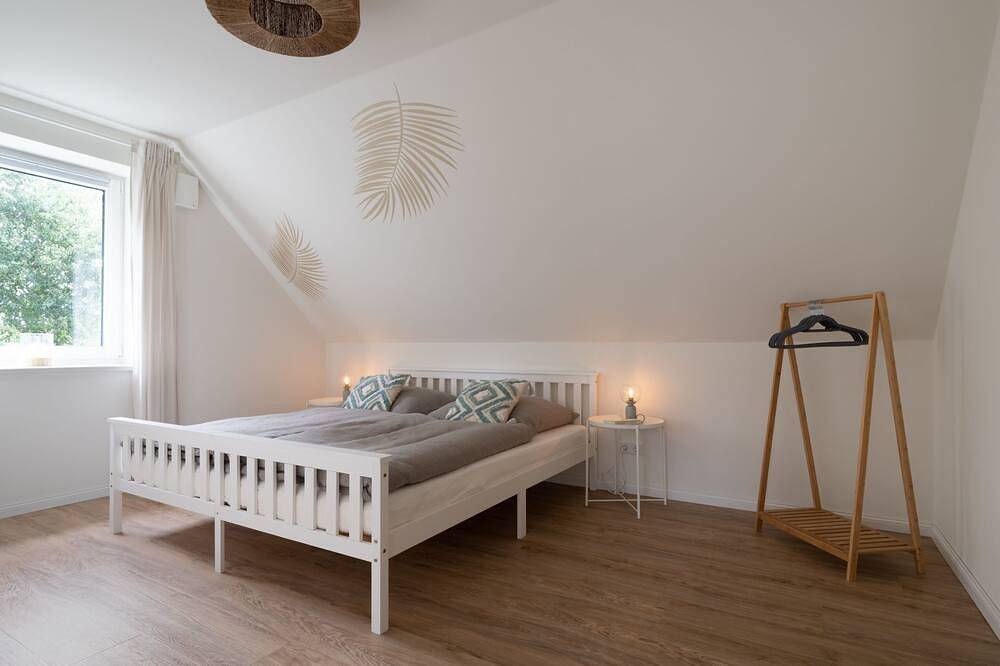 Ganze Wohnung, Küstenbutze - Modernes Apartment für 6 im Beach-Style mit vollausgestatteter Kü in Mildstedt, Nordfriesland