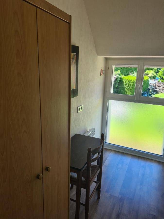 Hôtel pour 2 personnes, avec terrasse ainsi que vue et jardin, animaux acceptés à Saint-Julien-aux-Bois - 4