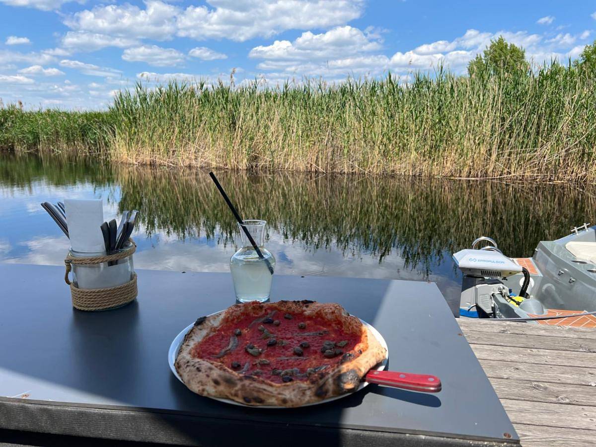 Seehütte Pfahlbau-Neusiedlersee-Glamping in Rust (Burgenland), Leithaberg