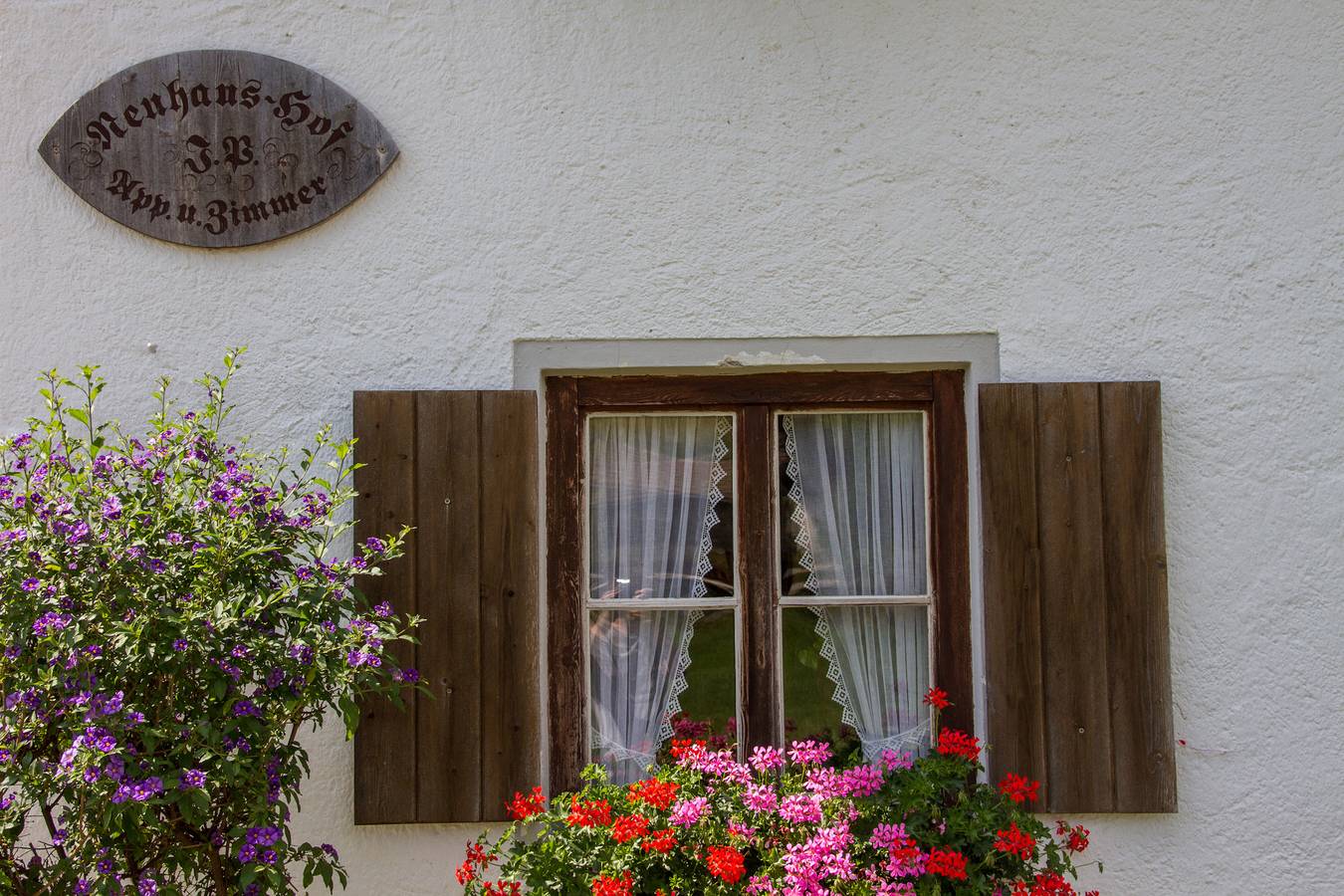 Neuhaushof - Chiemgau Karte - Doppelzimmer 4 mit Etagendusche und Wc, Balkon in Inzell, Bayerische Alpen