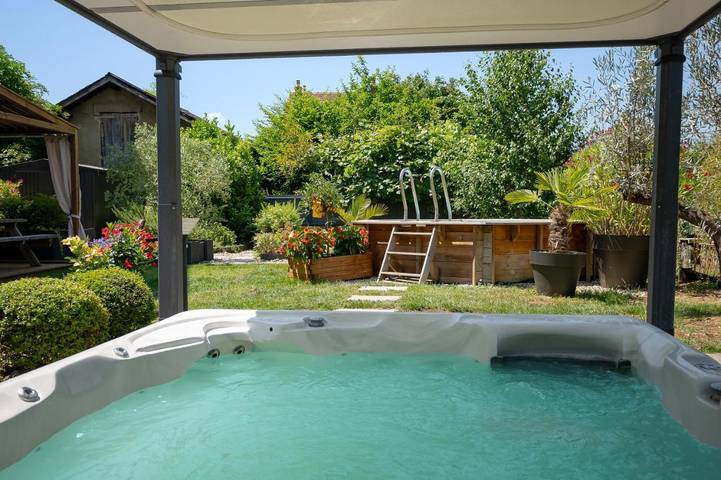 Apartamento de vacaciones para 4 personas, con sauna y piscina además de jardín y vistas - 1