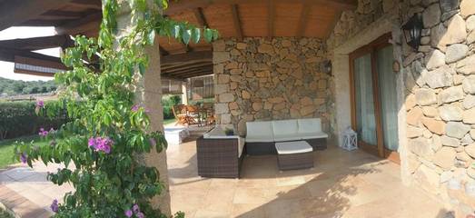 Location de vacances pour 9 personnes, avec jardin à Castiadas