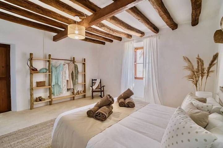 Llampí, Nature, swimming pool and Mallorcan charm in Llubí, Majorca Center