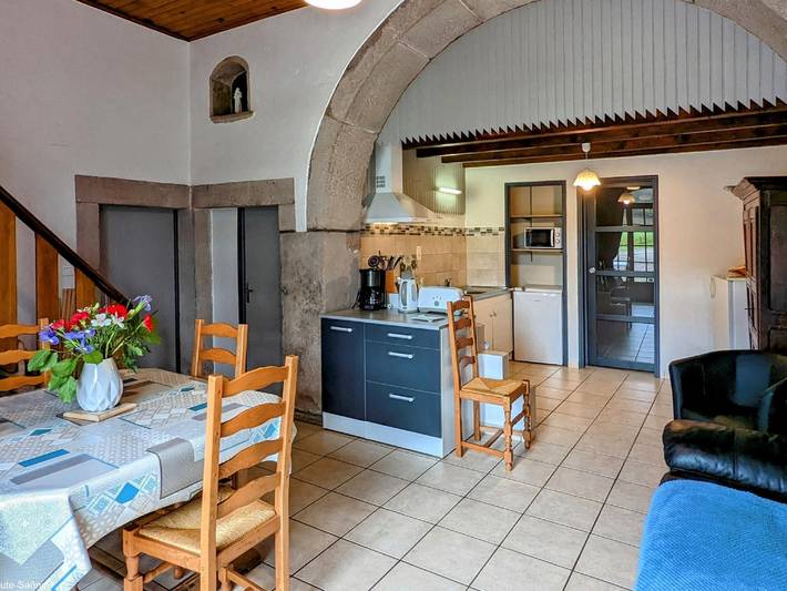 Gîte pour 6 personnes, avec Jardin à Saint-Bresson