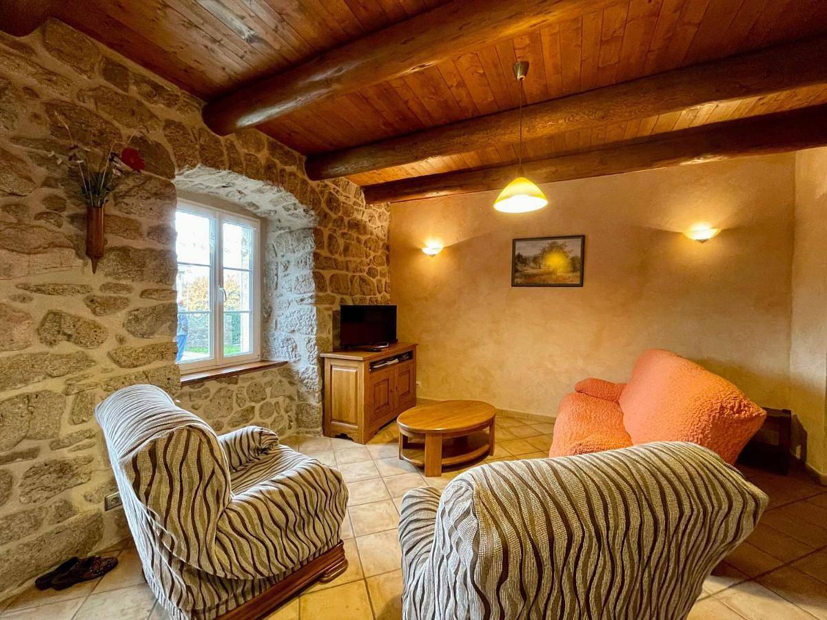 Holiday Home (8 Adults) in Saint-Jeures, Haute-Loire