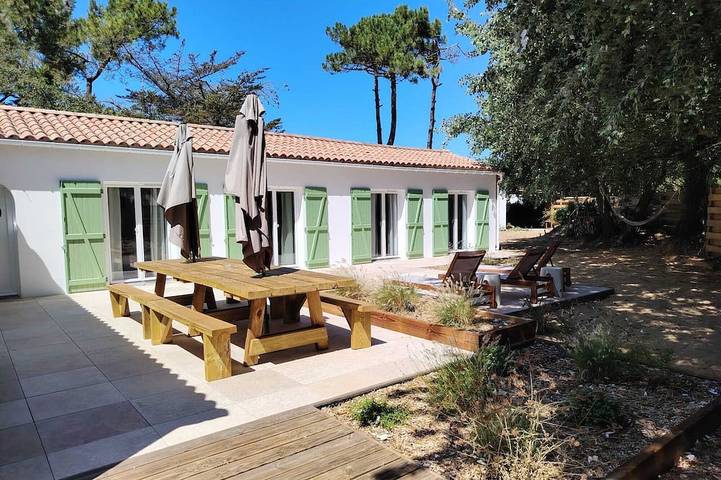 Location de vacances pour 8 personnes dans Plage de La Sauzaie