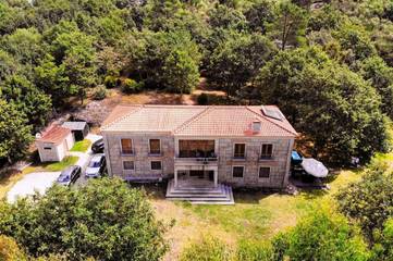 Cottage pour 8 personnes, avec piscine ainsi que vue et jardin, animaux acceptés dans Cabeceiras de Basto