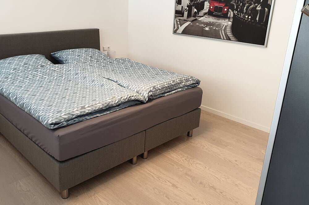 Ganze Wohnung, Ferienwohnung in sehr ruhiger Lage, 12 km bis  zum Europa Park Rust in Herbolzheim, Südschwarzwald