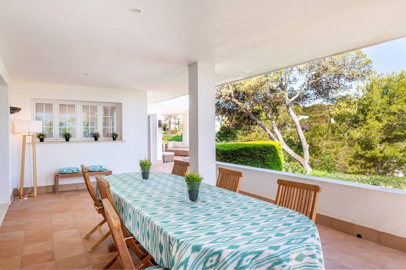Villa 'Es Cantò' with Sea Views, Pool and Wi-Fi in Cala d'Or, Santanyí