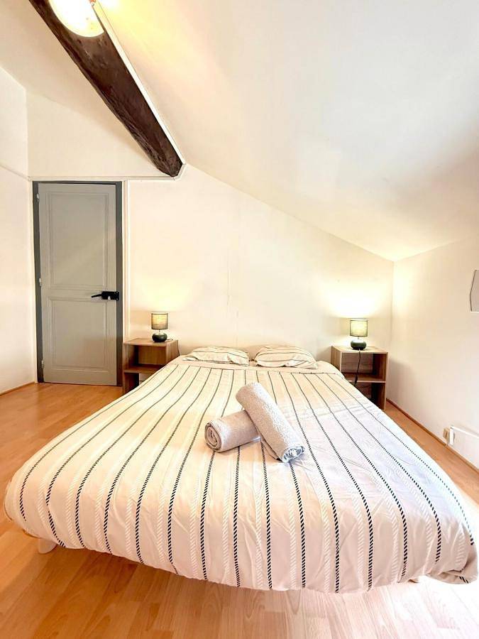 Gîte pour 6 personnes, avec terrasse ainsi que bassin pour enfant et vue à Moirans - 3