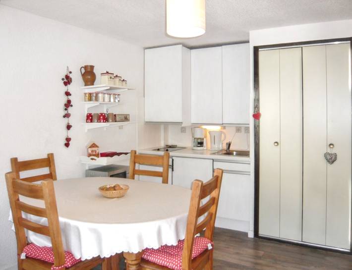 Gîte pour 4 personnes, avec terrasse dans Office De Tourisme De Saint Laurent Soulan - 4