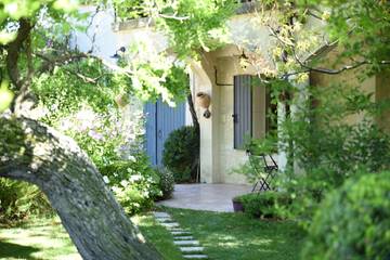 Gîte pour 3 personnes, avec terrasse et jardin, animaux acceptés dans le Vaucluse